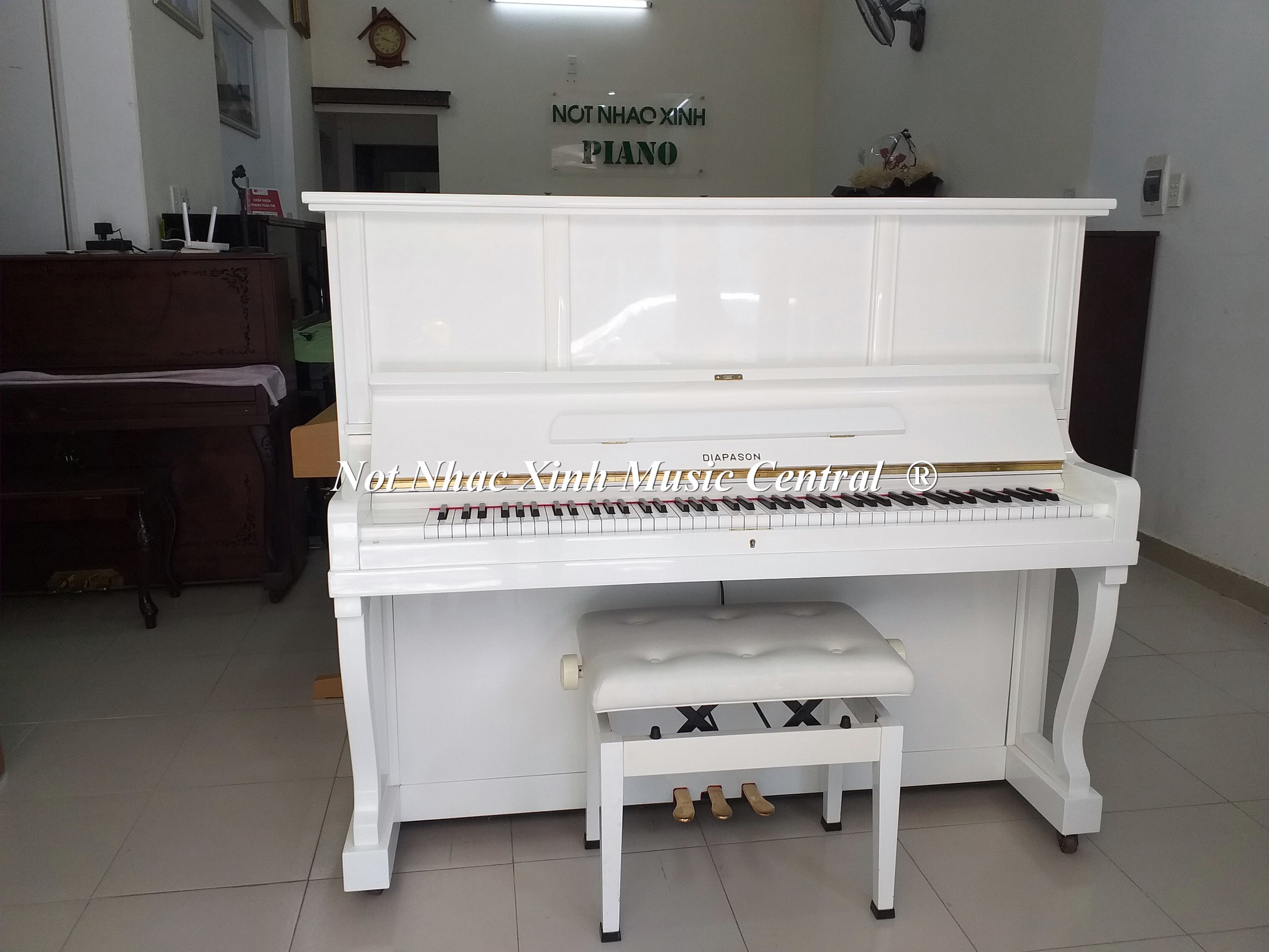 Đàn piano cơ Diapason 132A6W