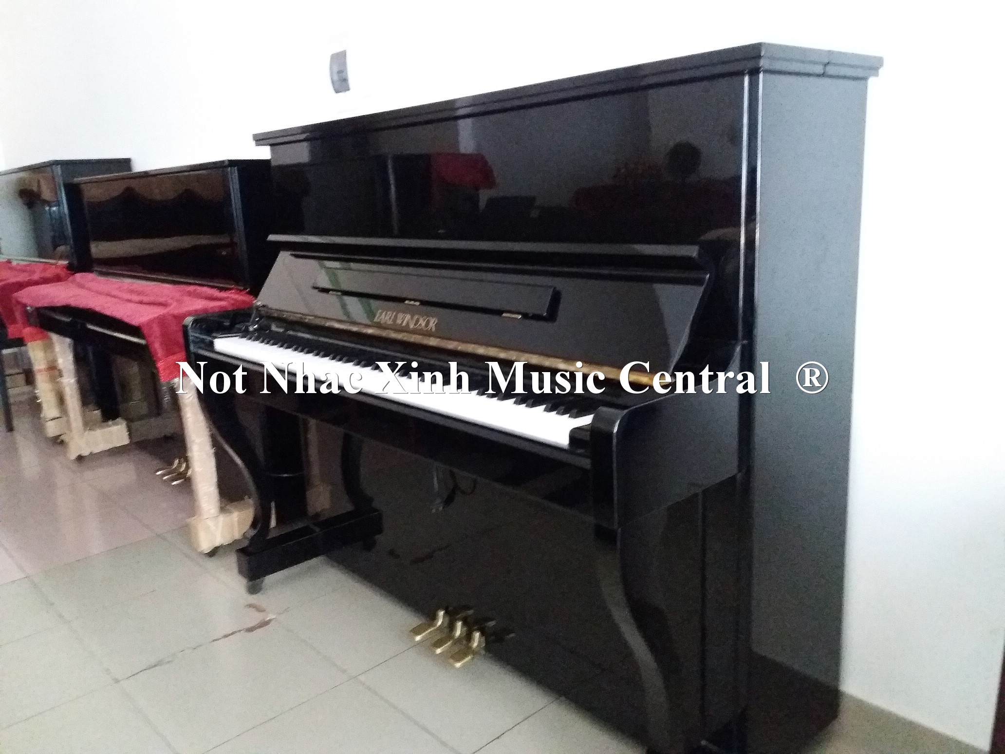 Đàn piano cơ Earl Windsor W-113