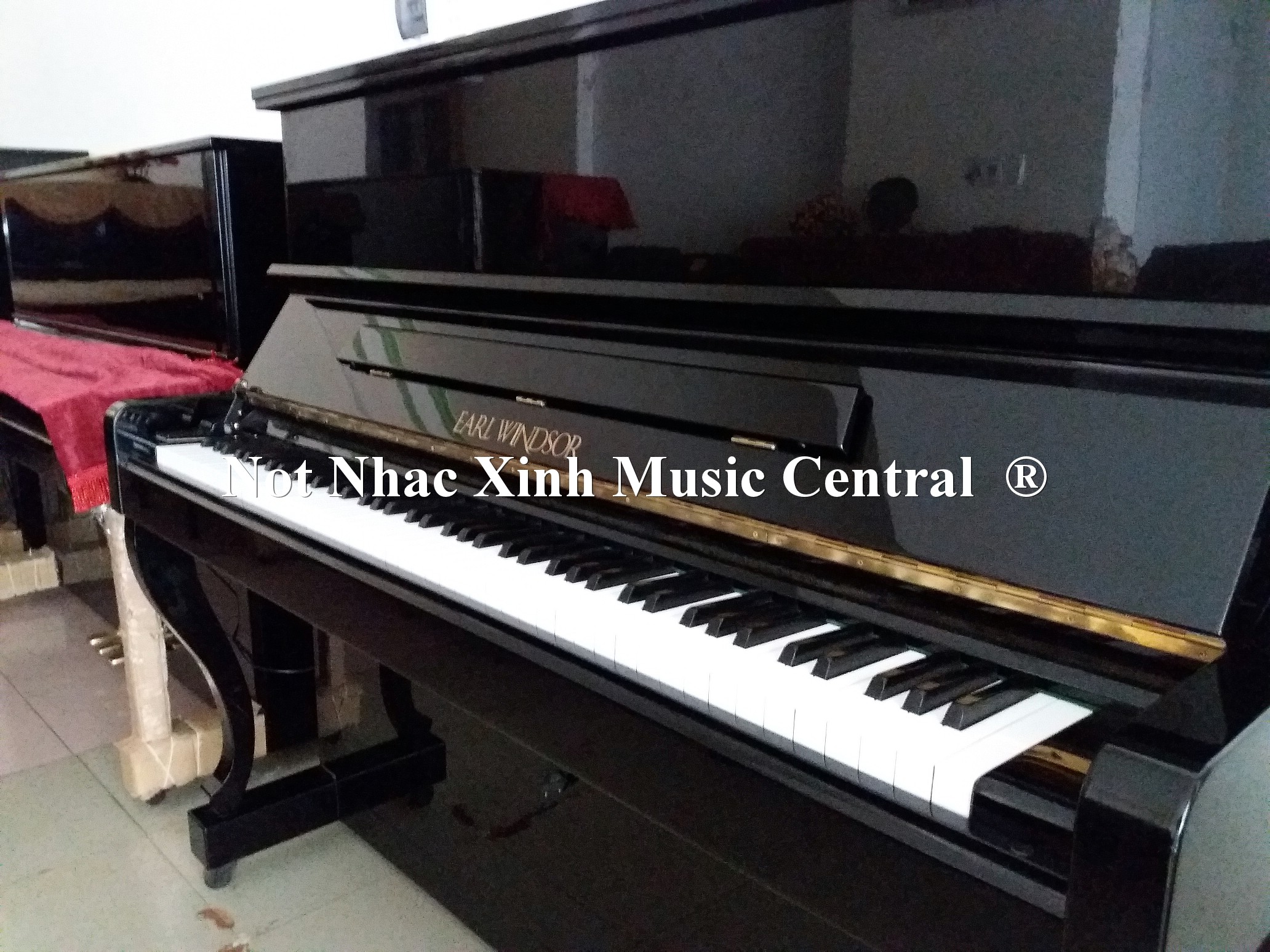 Đàn piano cơ Earl Windsor W-113