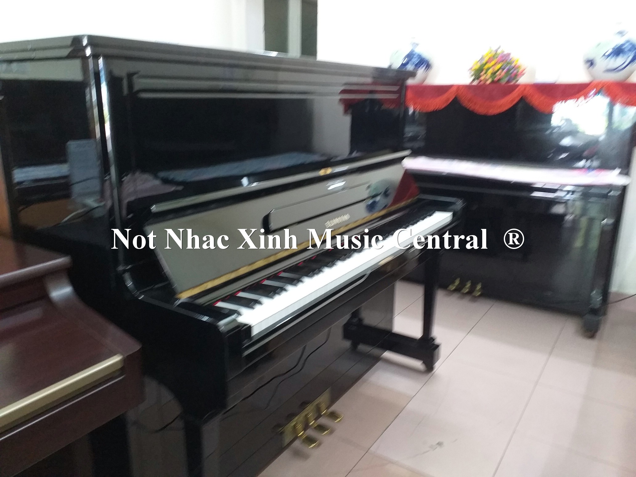 Đàn piano cơ Elington U300E