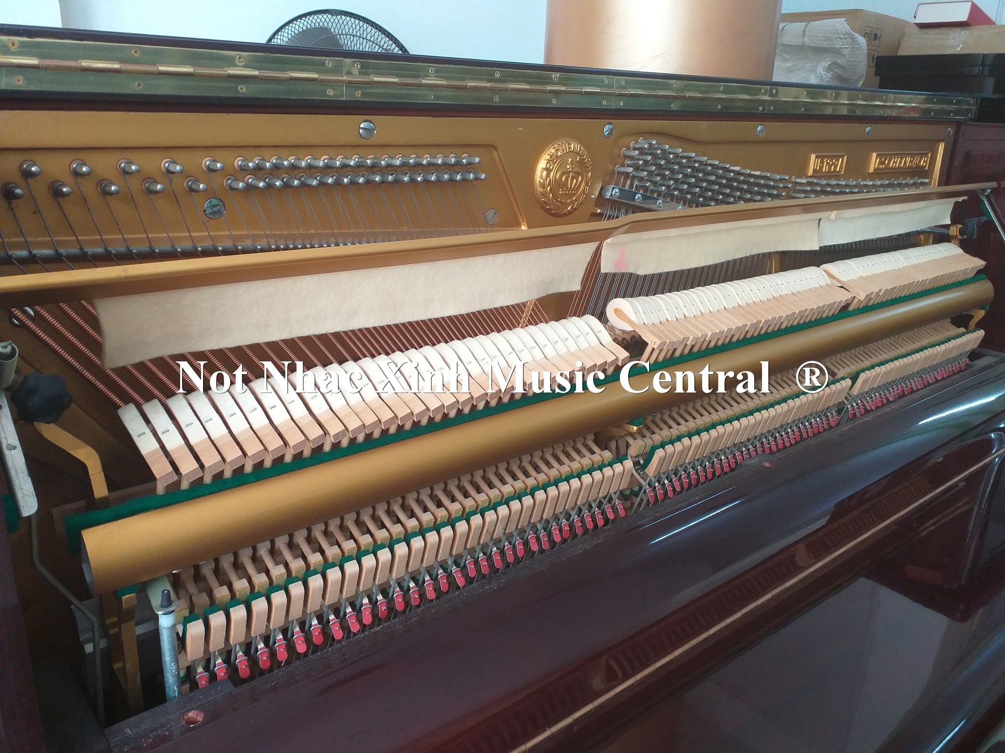 Đàn piano cơ Eschenbach U122A