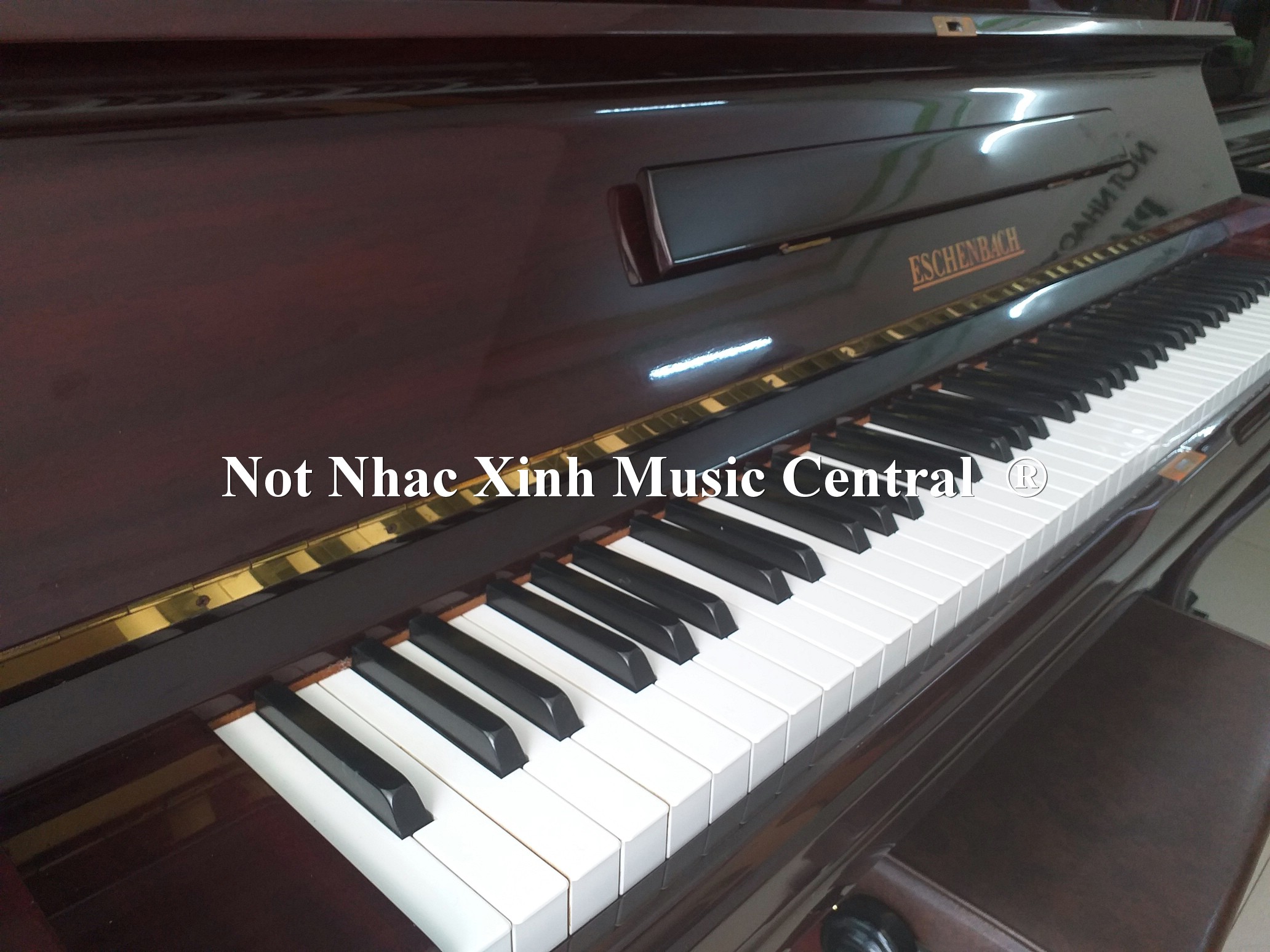 Đàn piano cơ Eschenbach U122A