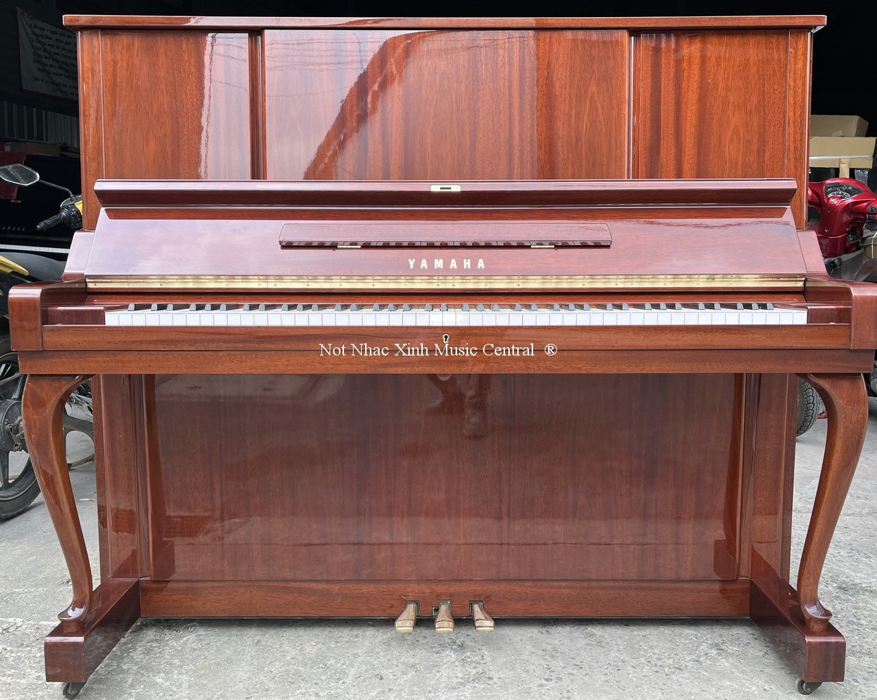 Đàn piano cơ Yamaha W106B