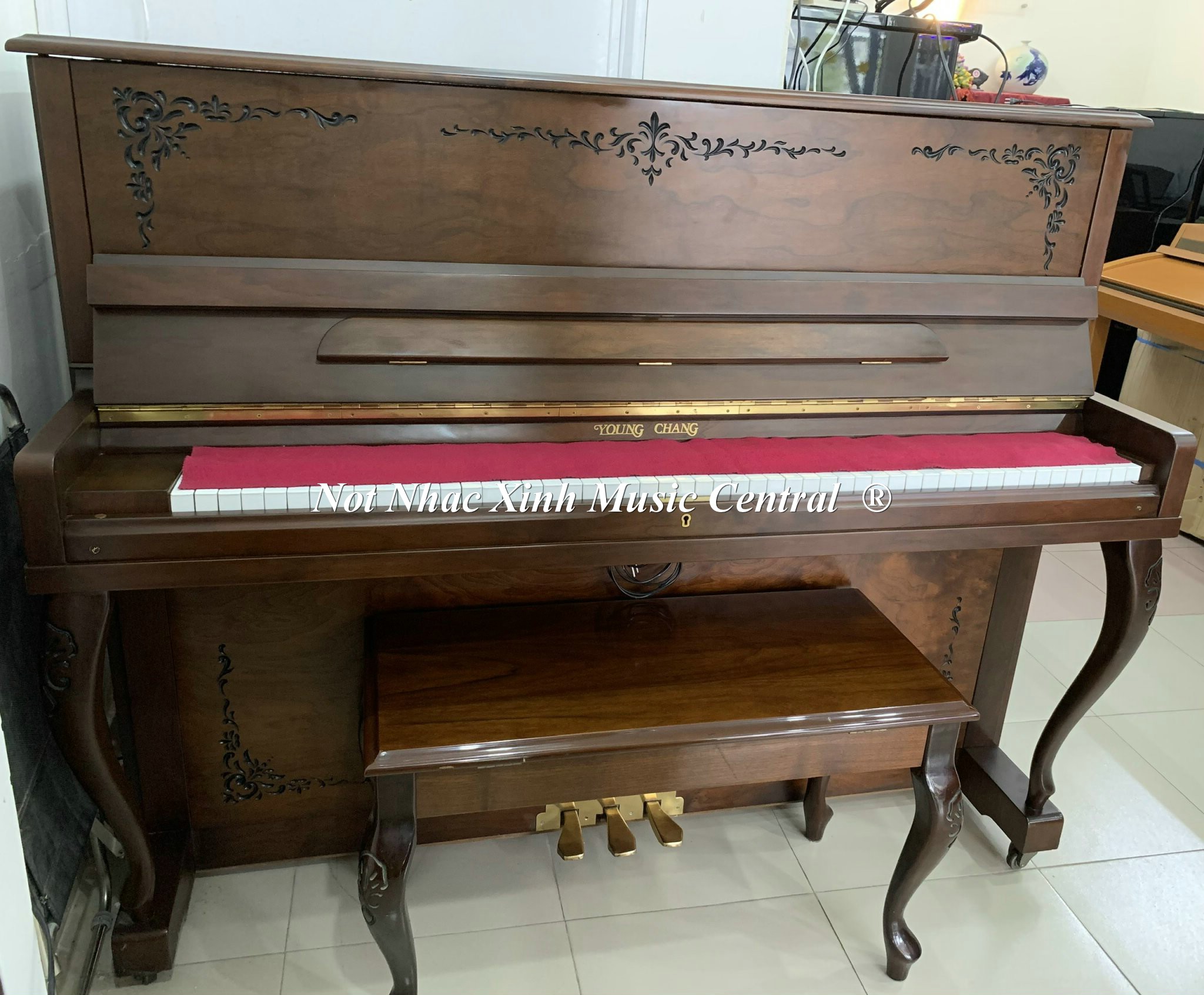 Đàn piano cơ Young Chang U-118