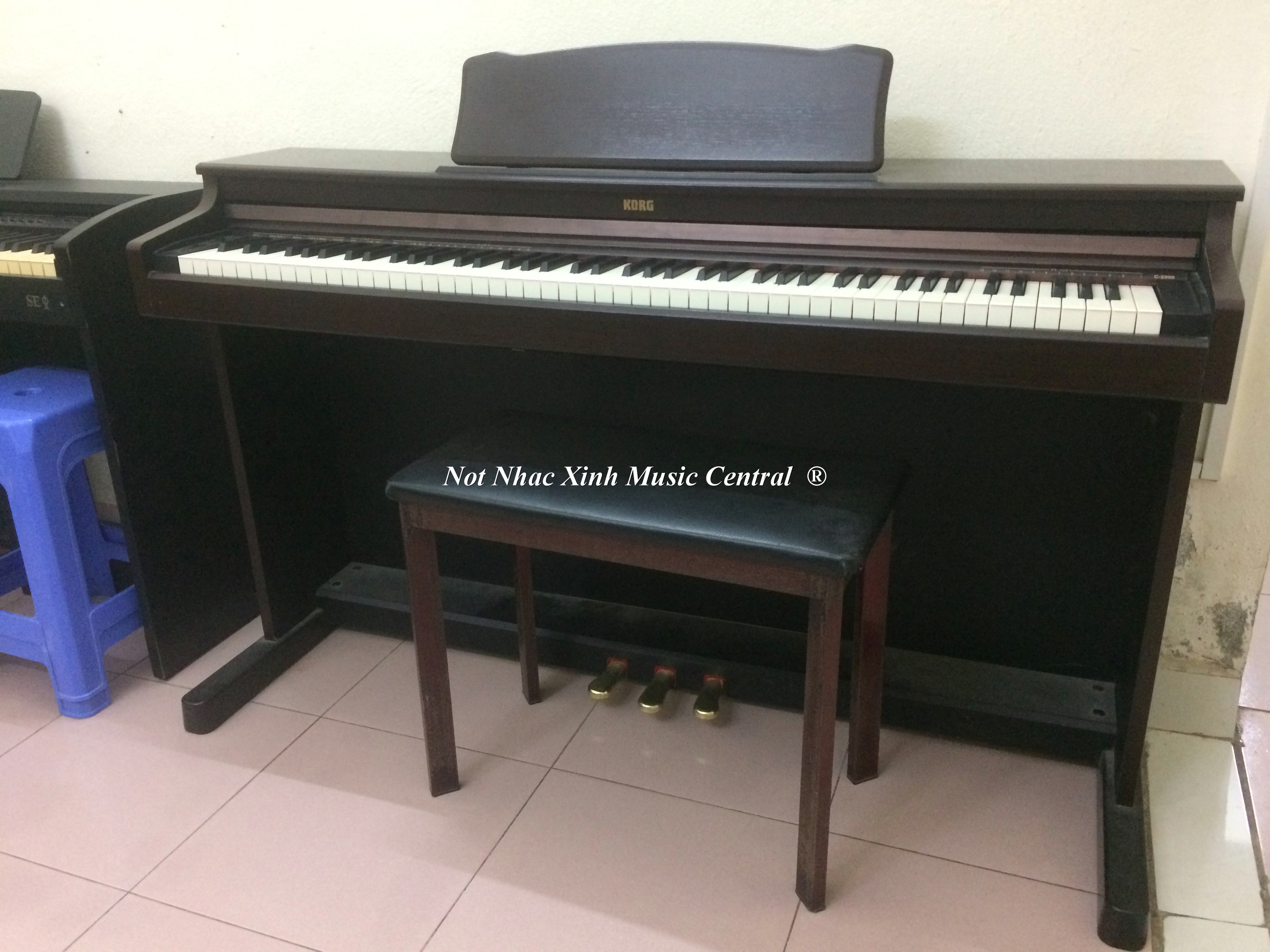 Đàn piano điện Korg C2200