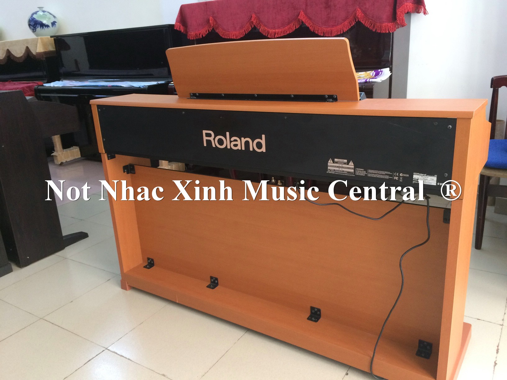 Đàn piano điện tử Roland HP-203