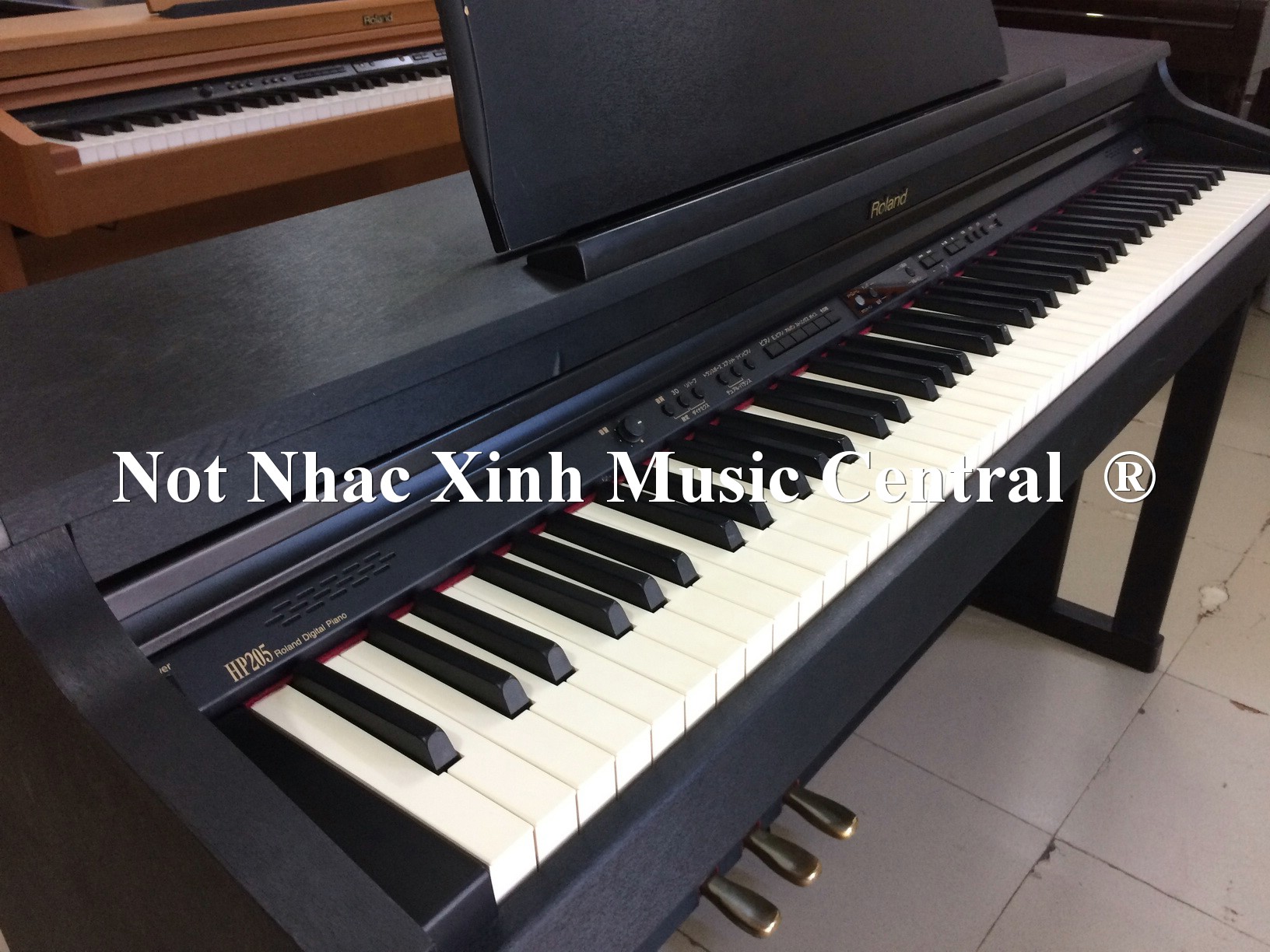 Đàn piano điện tử Roland HP-205 BK