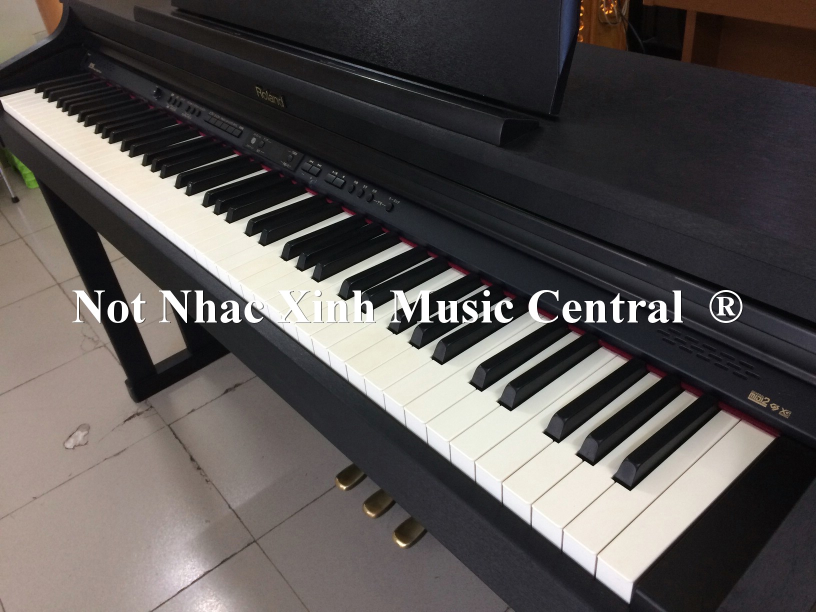 Đàn piano điện tử Roland HP-205 BK