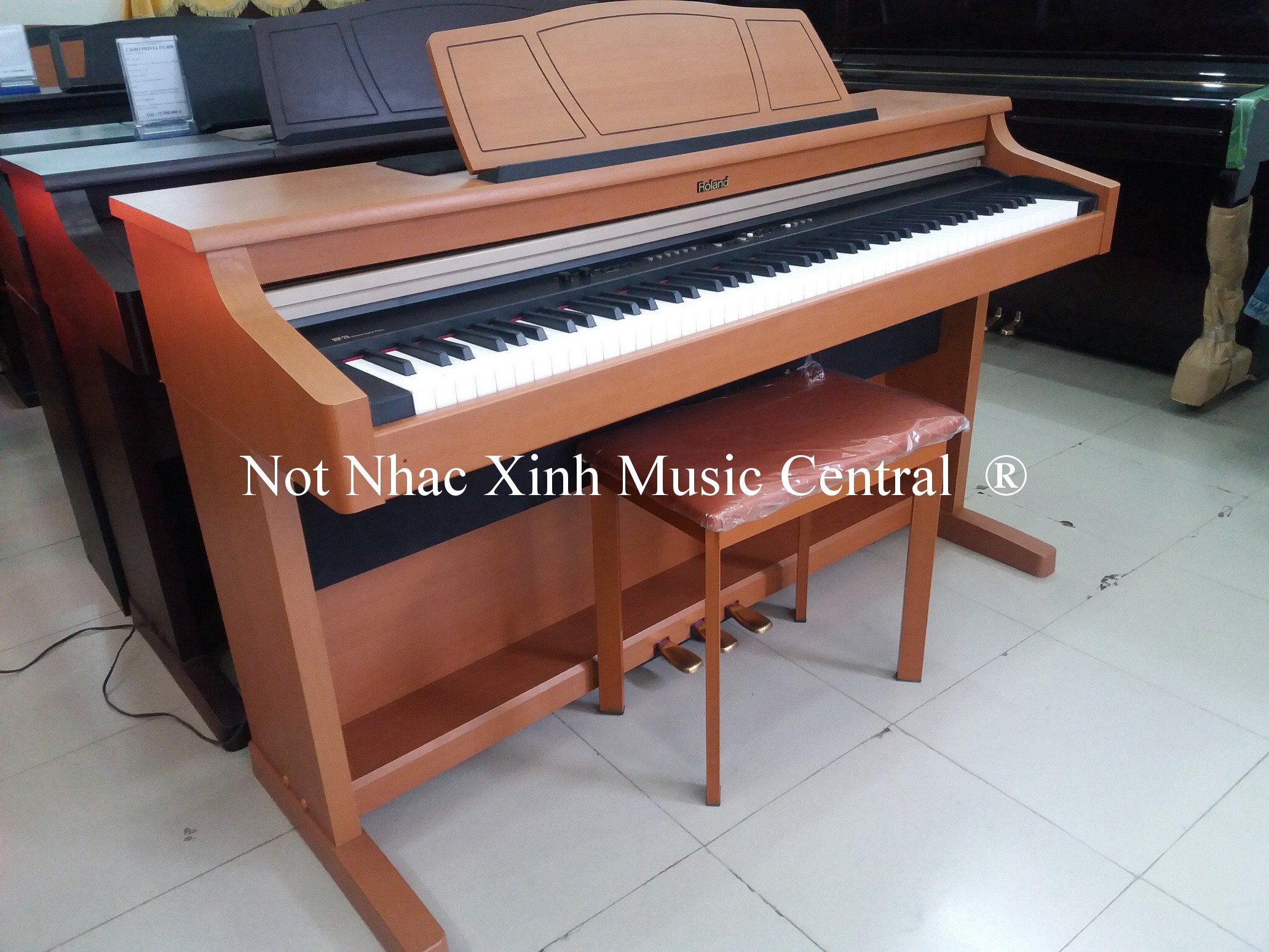 Đàn piano điện tử Roland HP-7