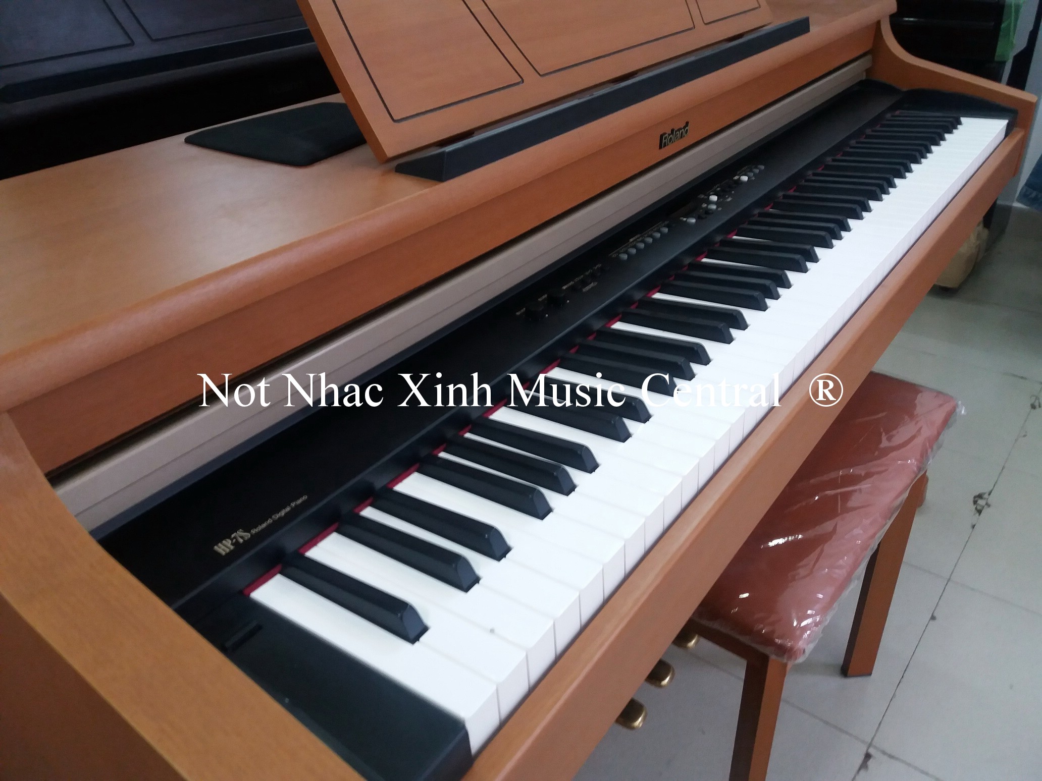 Đàn piano điện tử Roland HP-7