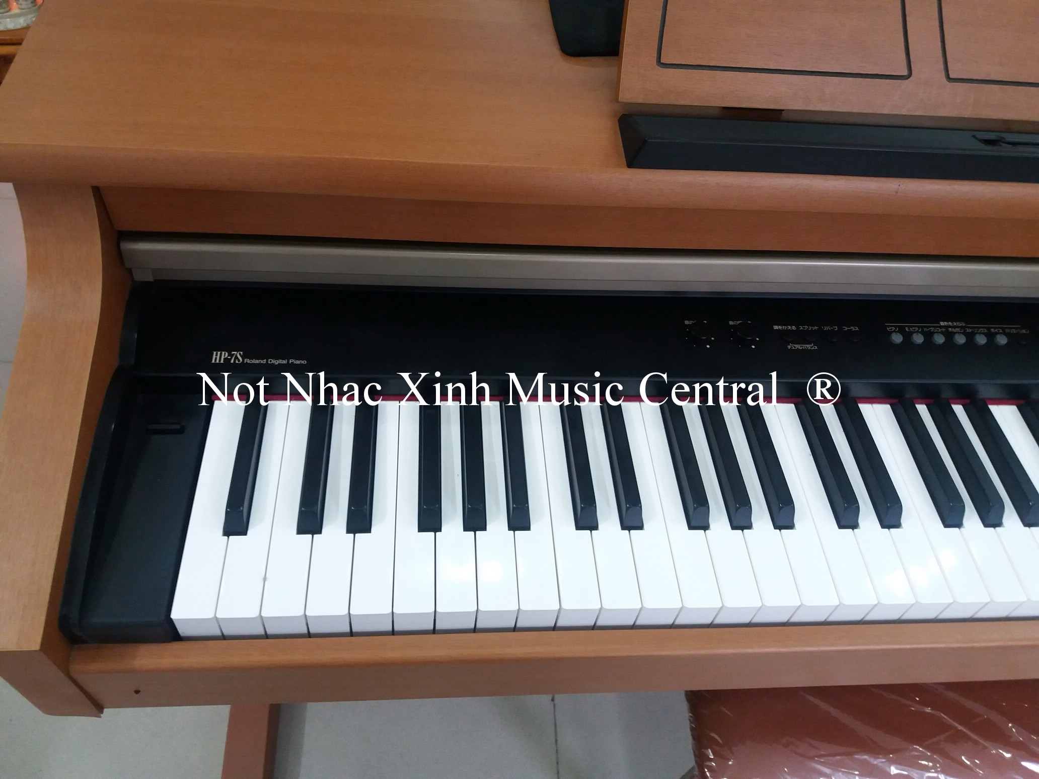 Đàn piano điện tử Roland HP-7