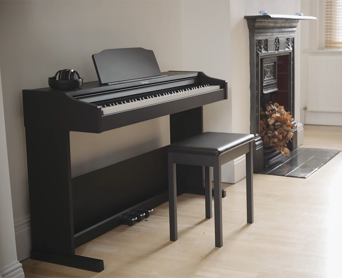 Đàn piano điện tử Roland RP-102