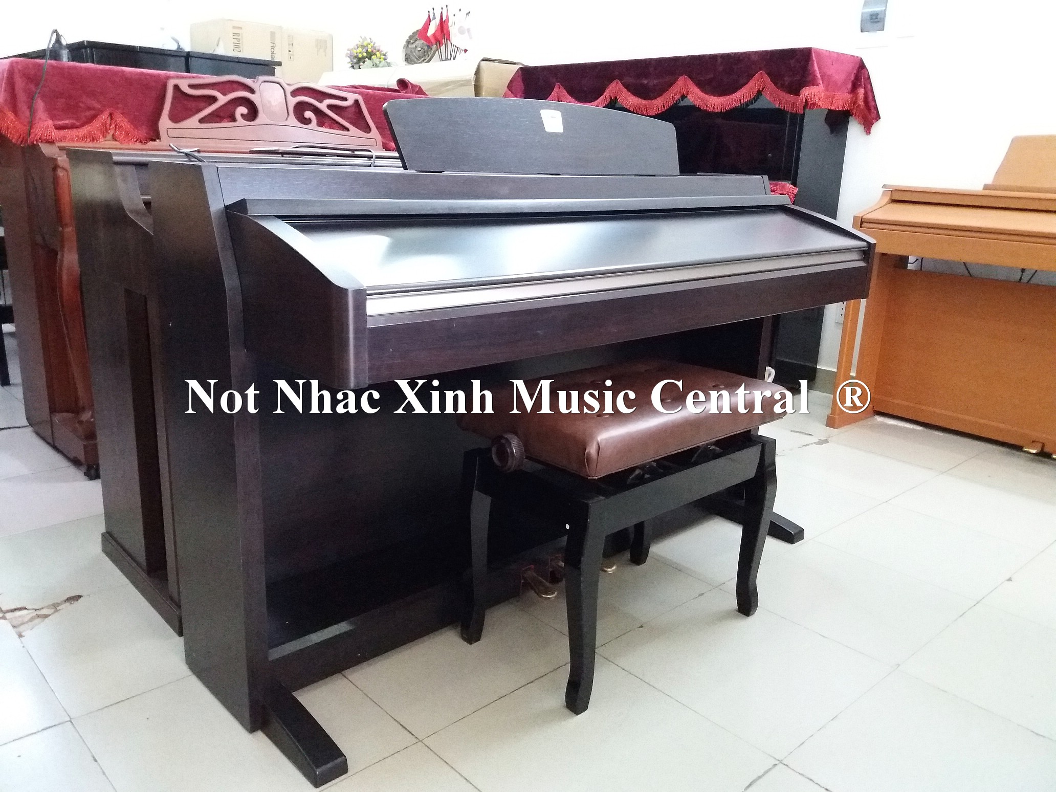 Đàn piano điện tử Yamaha CLP-230