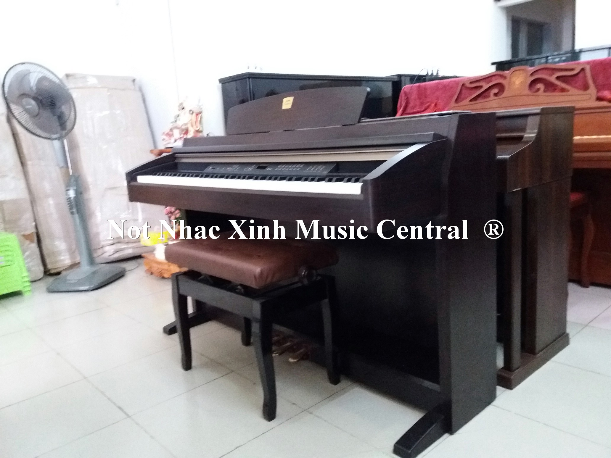 Đàn piano điện tử Yamaha CLP-230