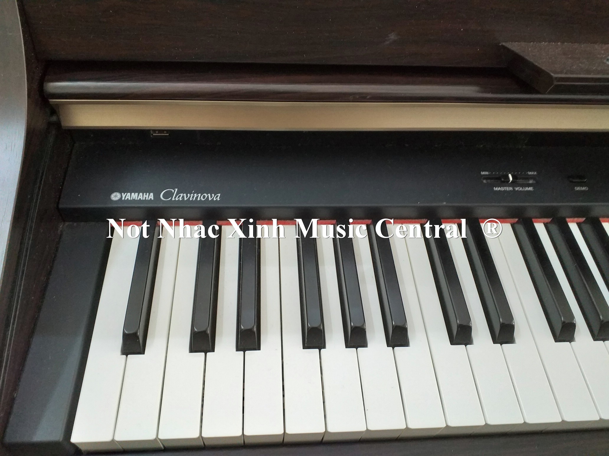 Đàn piano điện tử Yamaha CLP-330