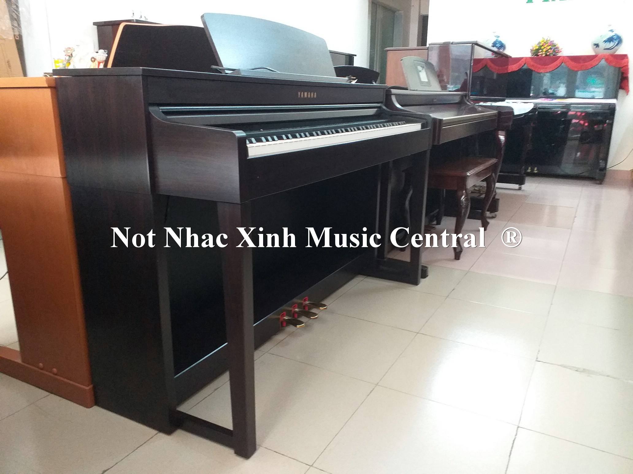 Đàn piano điện tử Yamaha CLP-440