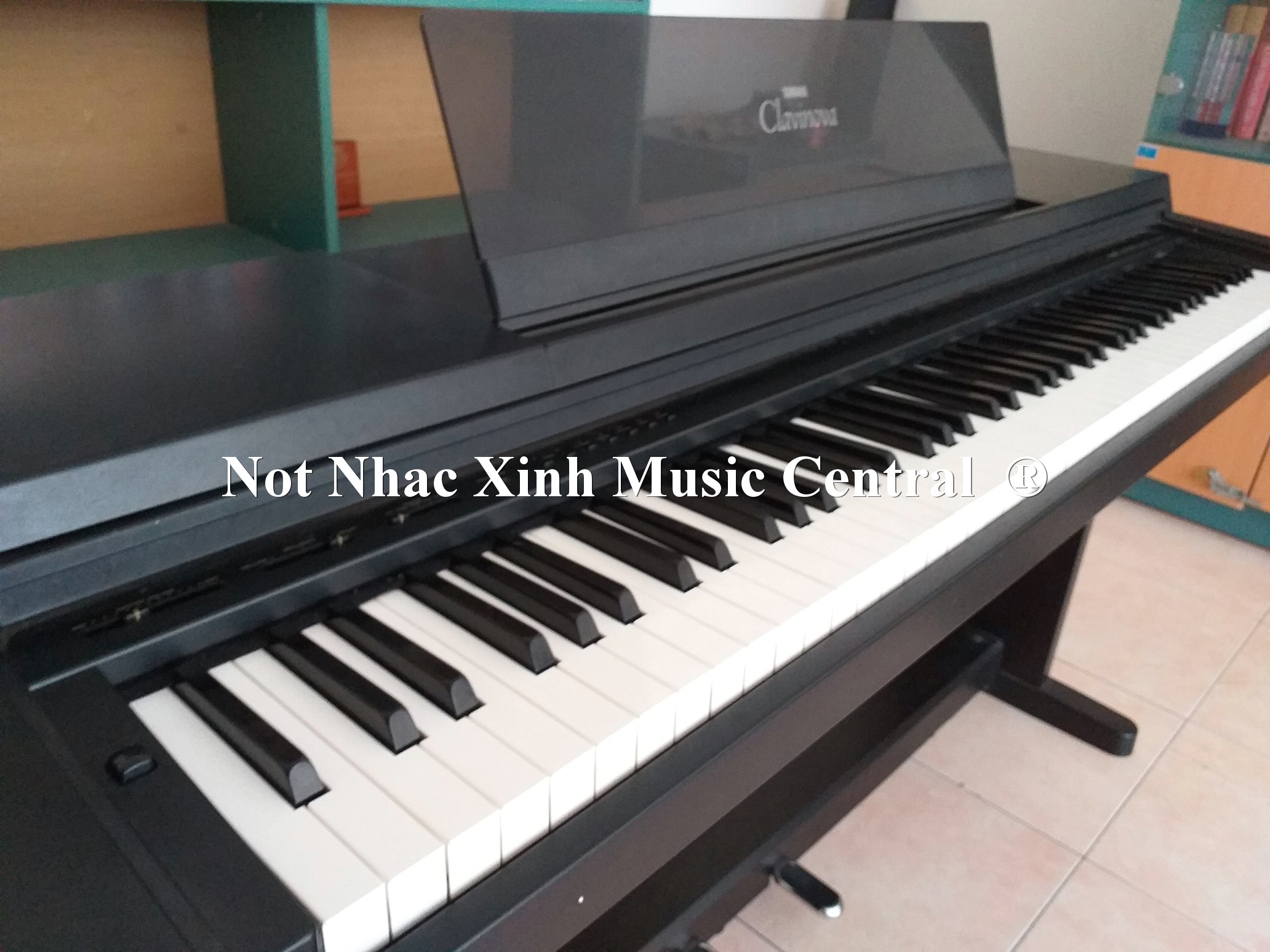 Đàn piano điện tử Yamaha CLP-550