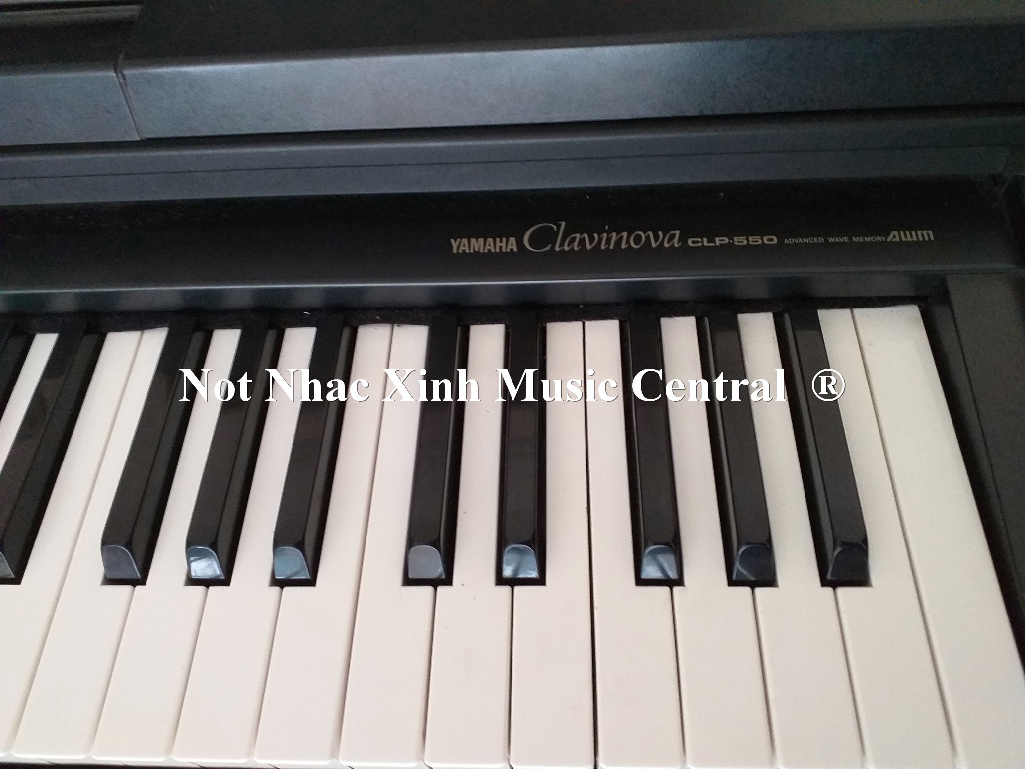 Đàn piano điện tử Yamaha CLP-550