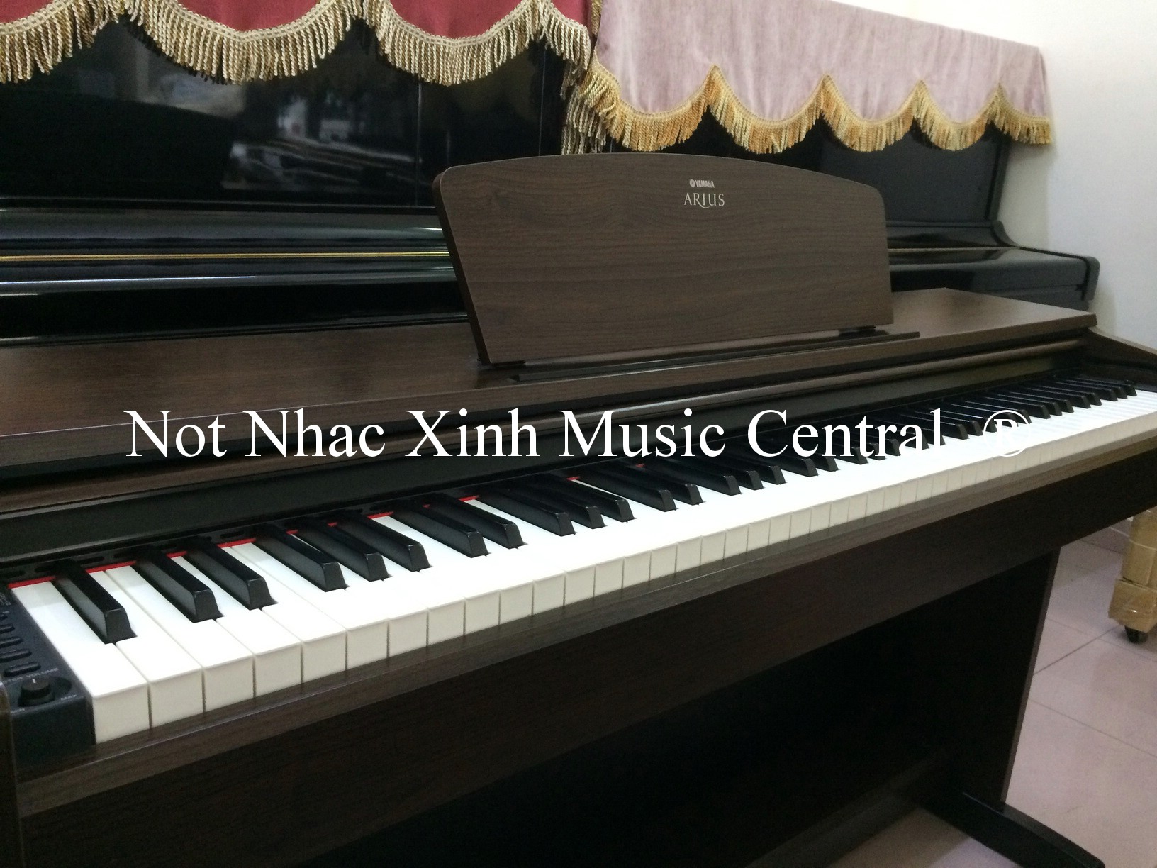 Đàn piano điện tử Yamaha YDP-140