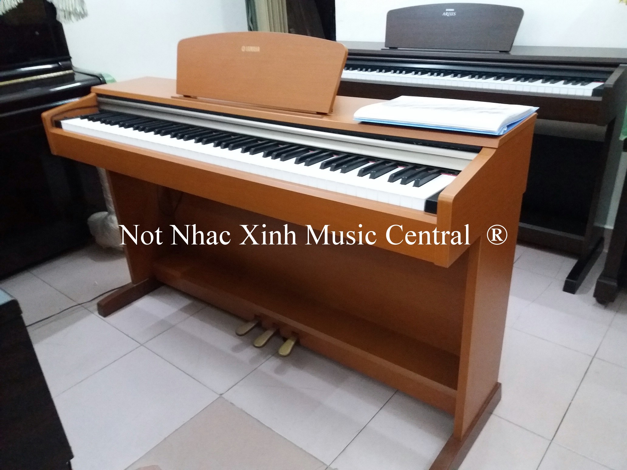 Đàn piano điện tử Yamaha YDP-151C