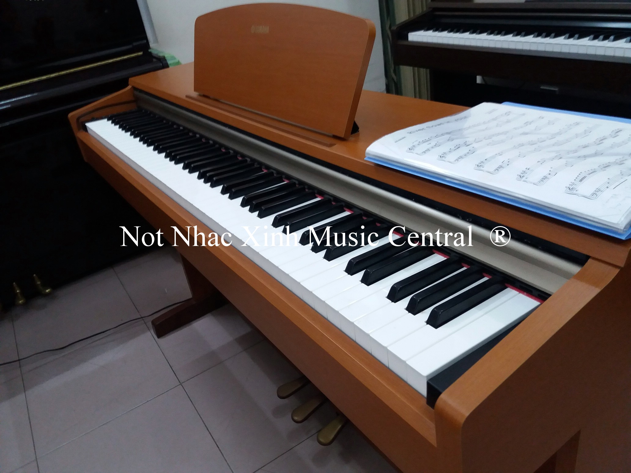 Đàn piano điện tử Yamaha YDP-151C